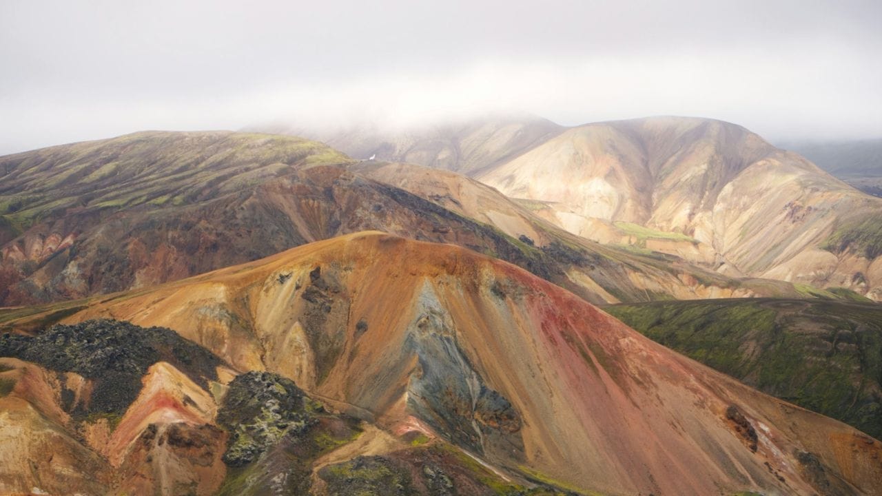 रंगीन पहाड़ियां